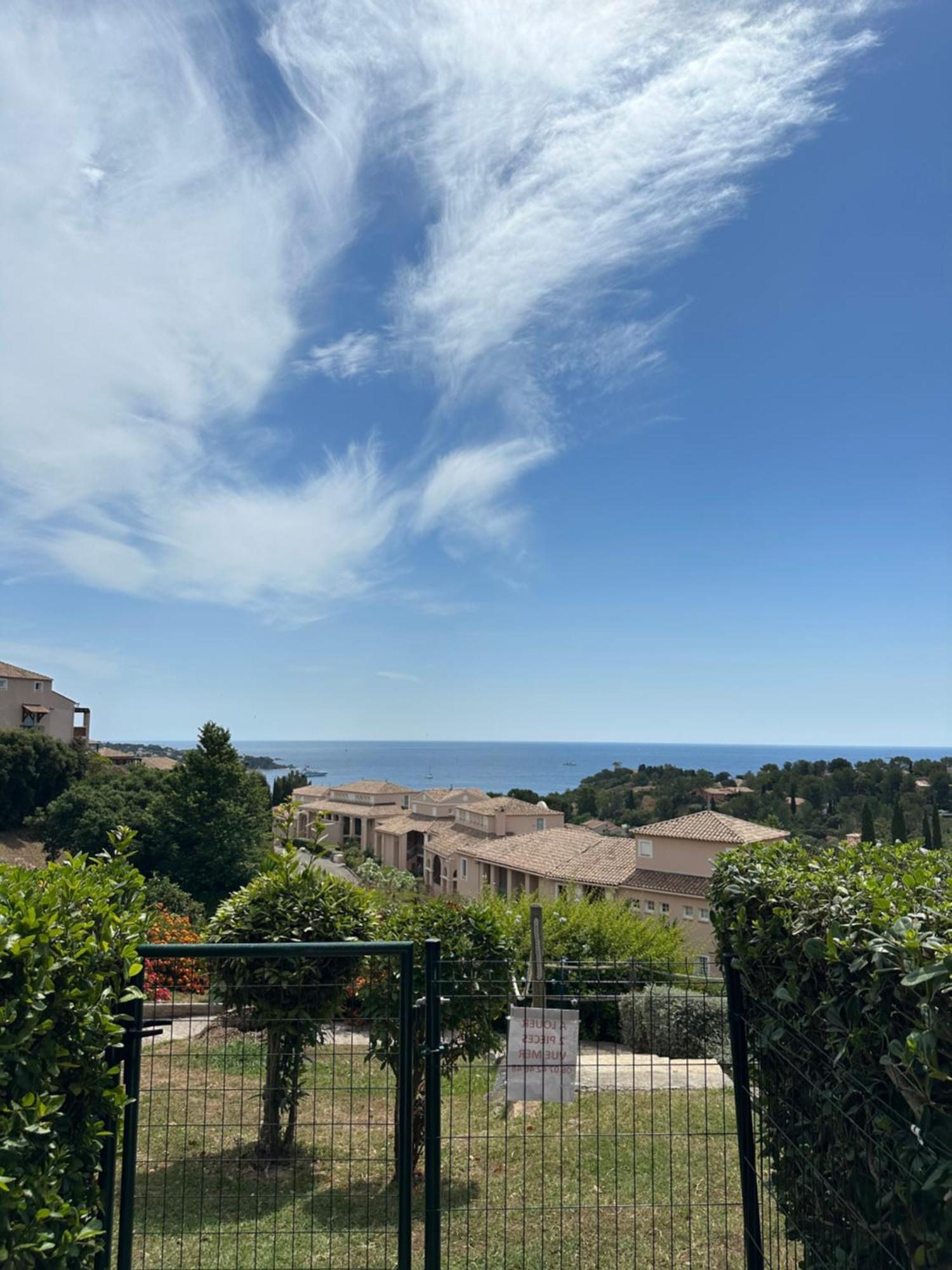 Cap Esterel Vue Mer Et Climatise Saint-Raphaël Buitenkant foto